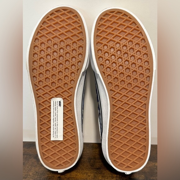 Vans Little/Big Girls Moody Floral Purple/Black Sneakers NWT Various Sizes - Picture 3 of 7